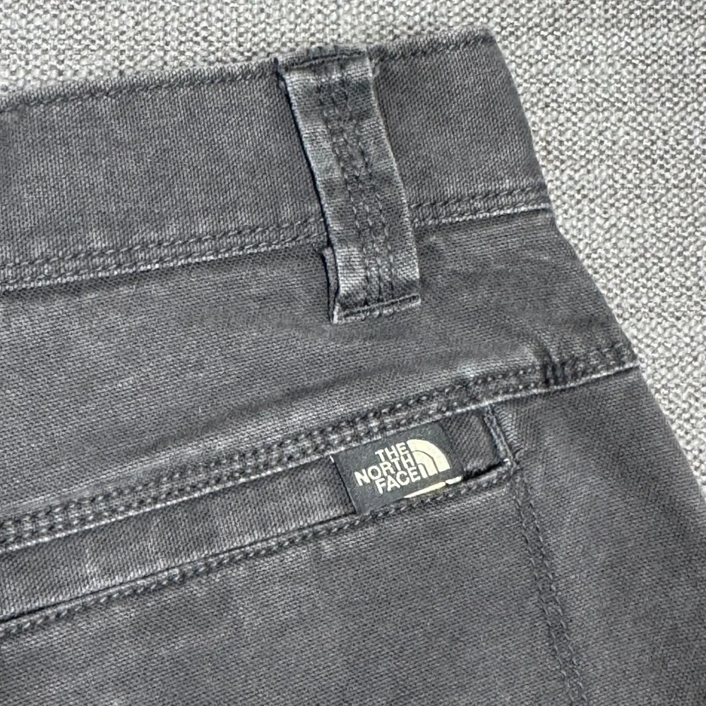 The North Face Mens 32 Regular Straight Leg Pants Charcoal Gray Heavy Duty